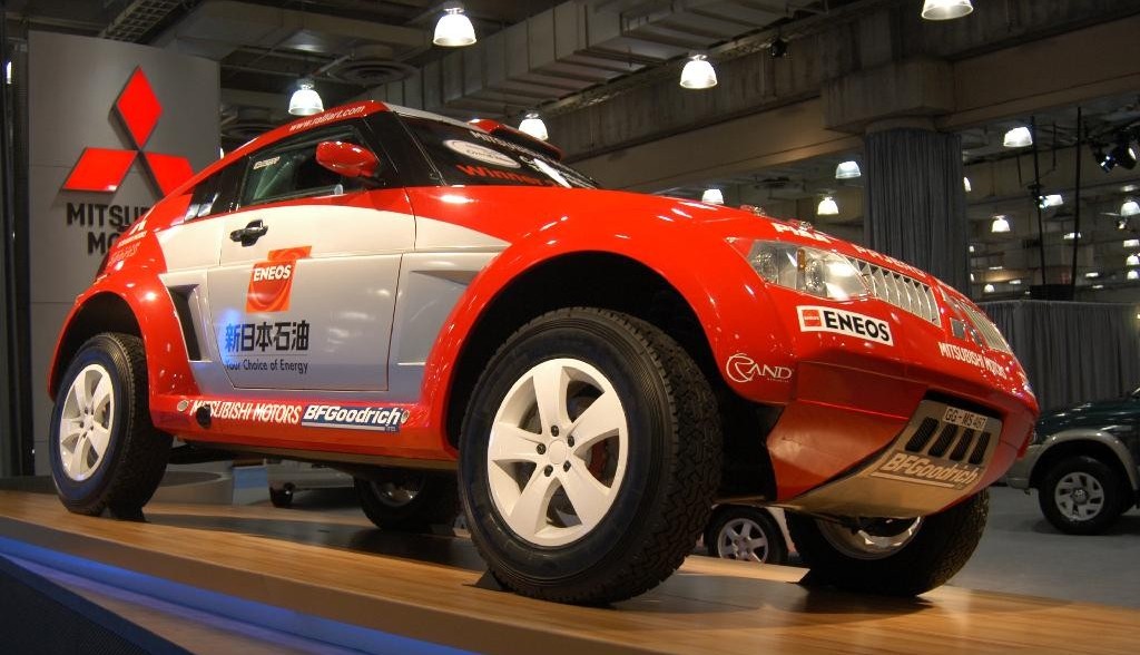 mitsubishi_dakar_04_01.jpg